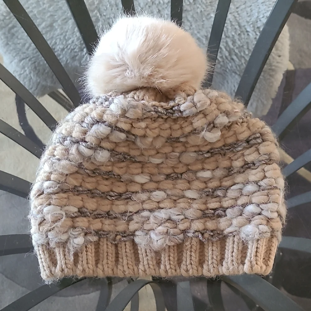 Chunky Knit Beanie with Pom Pom ❤️